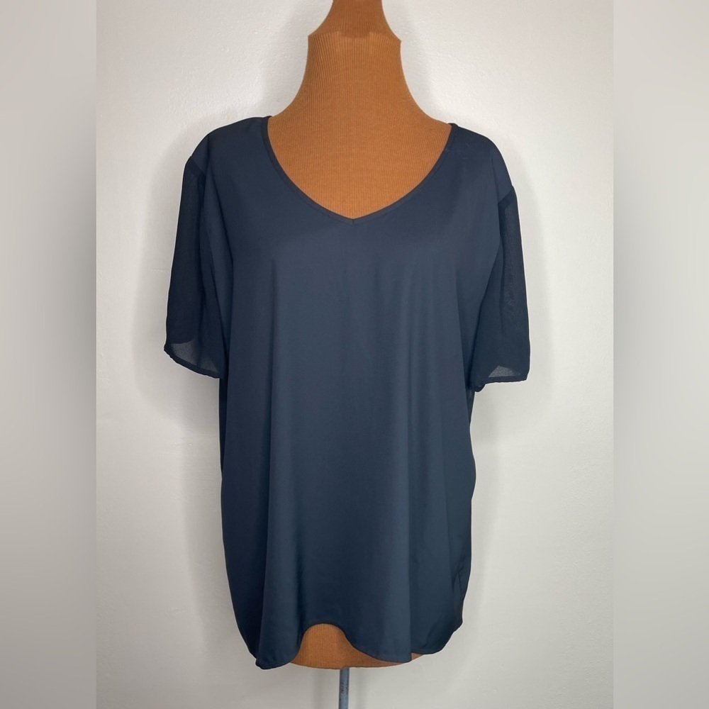 Chico's Black Relaxed V-Neck Semi Sheer Short Sleeve Tunic Blouse Size XL